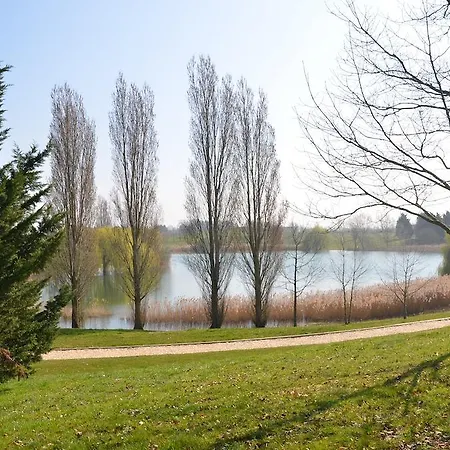 Отель Espace Leonard De Vinci 3*