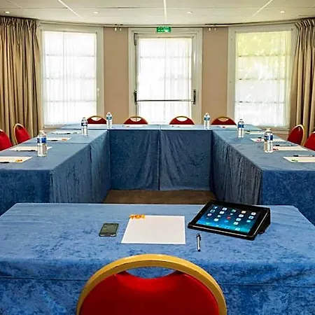Espace Leonard De Vinci 3* ליס