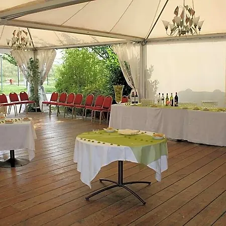 Espace Leonard De Vinci 3* ליס