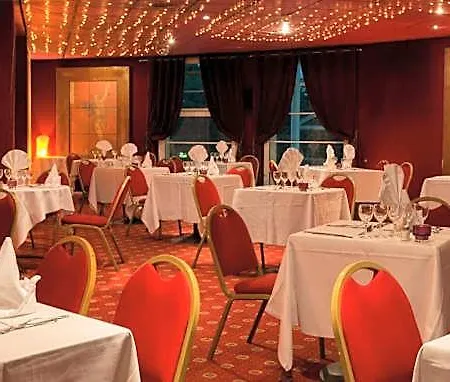 Espace Leonard De Vinci מלון 3*