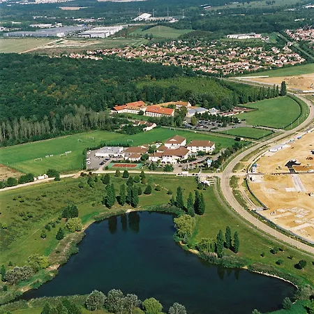 Espace Leonard De Vinci 3* Lisses