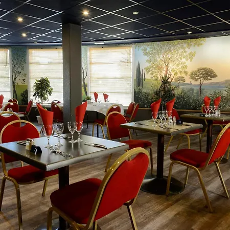 Espace Leonard De Vinci 3* ליס