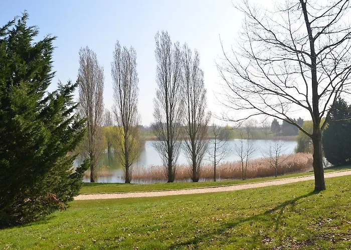 Hotel Espace Leonard De Vinci 3*