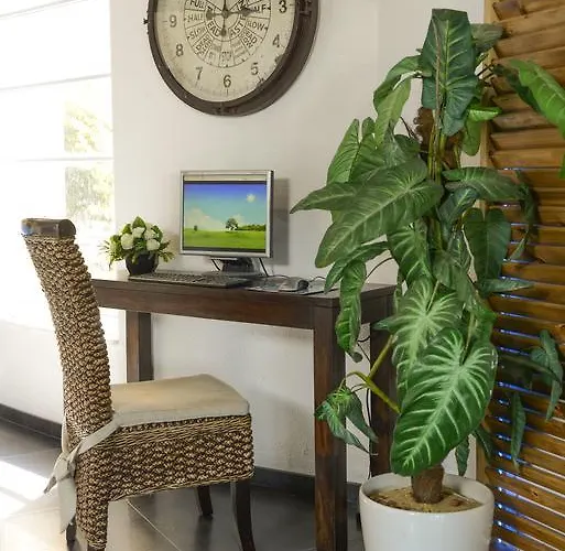 Hotel Espace Leonard De Vinci 3*