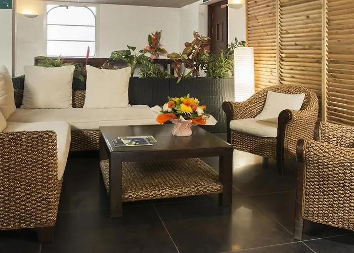 Hotel Espace Leonard De Vinci Lisses