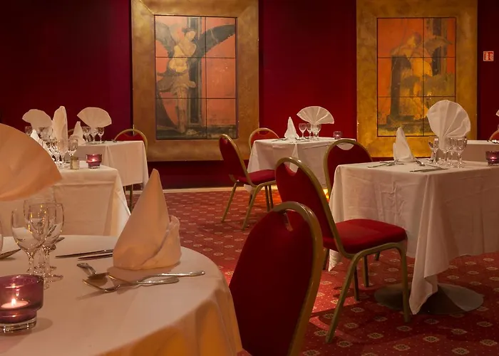 Hotel Espace Leonard De Vinci 3*