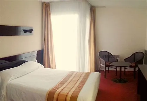 Hotel Espace Leonard De Vinci 3*